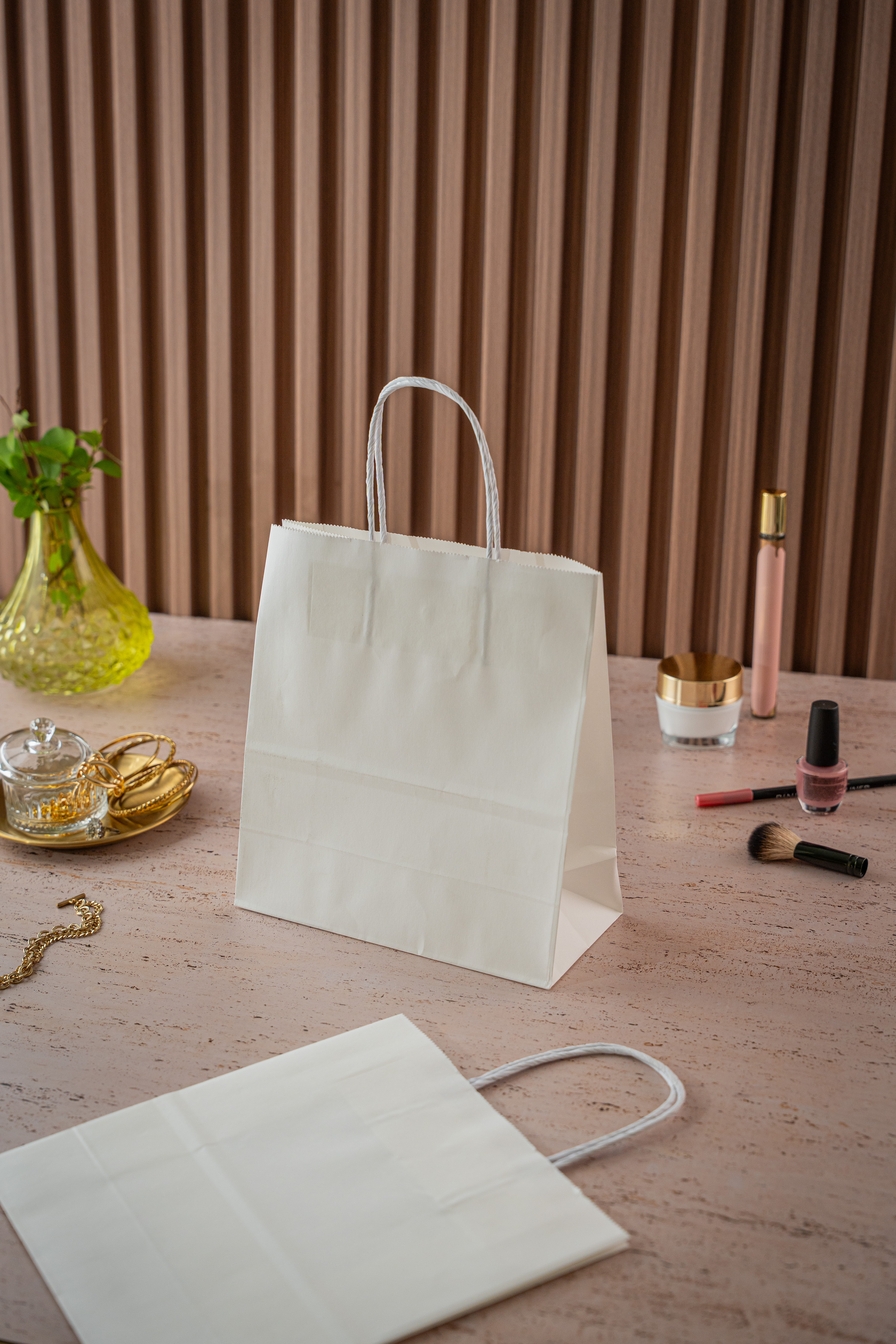 BOLSA BOUTIQUE PAPEL BLANCA 22*10*24CM *UNID