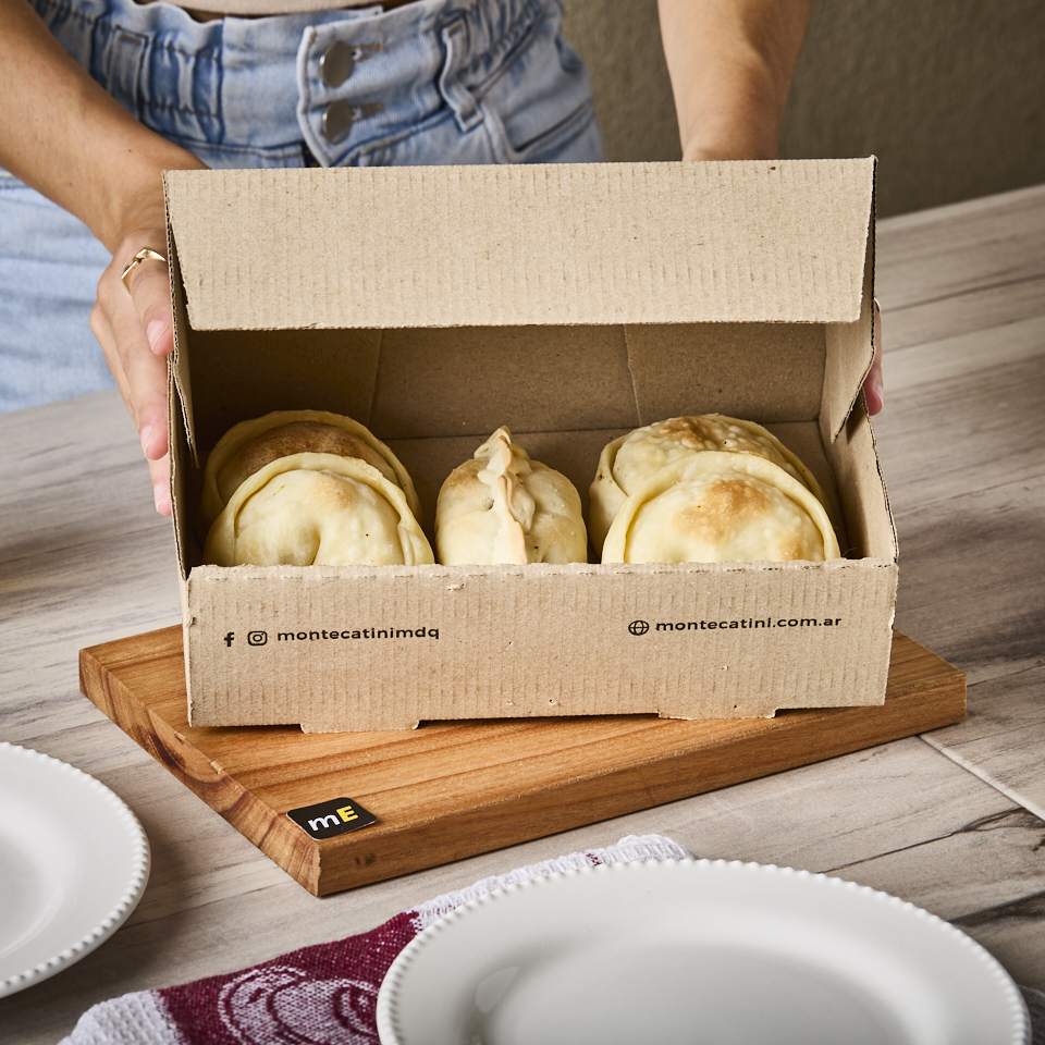 mEP CAJA EMPANADAS CARTON MICRO MARRON/MARRON PERSONALIZADO 1/2 DOC ECO (15.5*24.5*6M) X UNIDAD