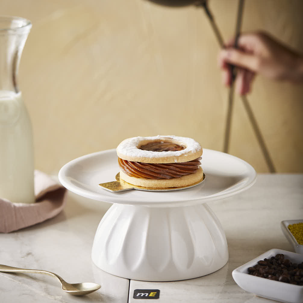 DISCOS DE CARTON DORADOS 9CM CON PESTAÑA *100UNID