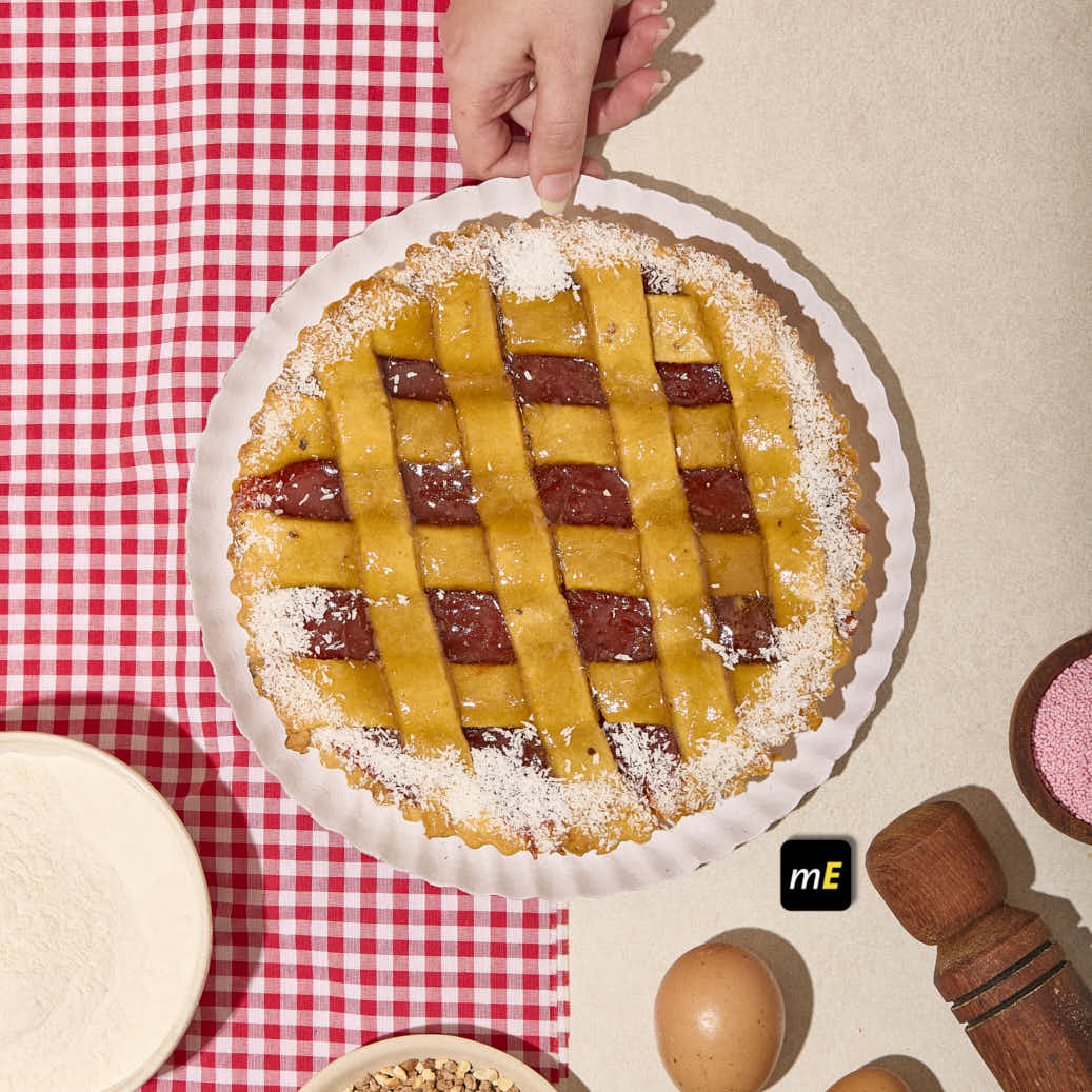 BANDEJA CARTON REDONDA BLANCA LINEA ROJA Nº13 (23CM) *100UNID