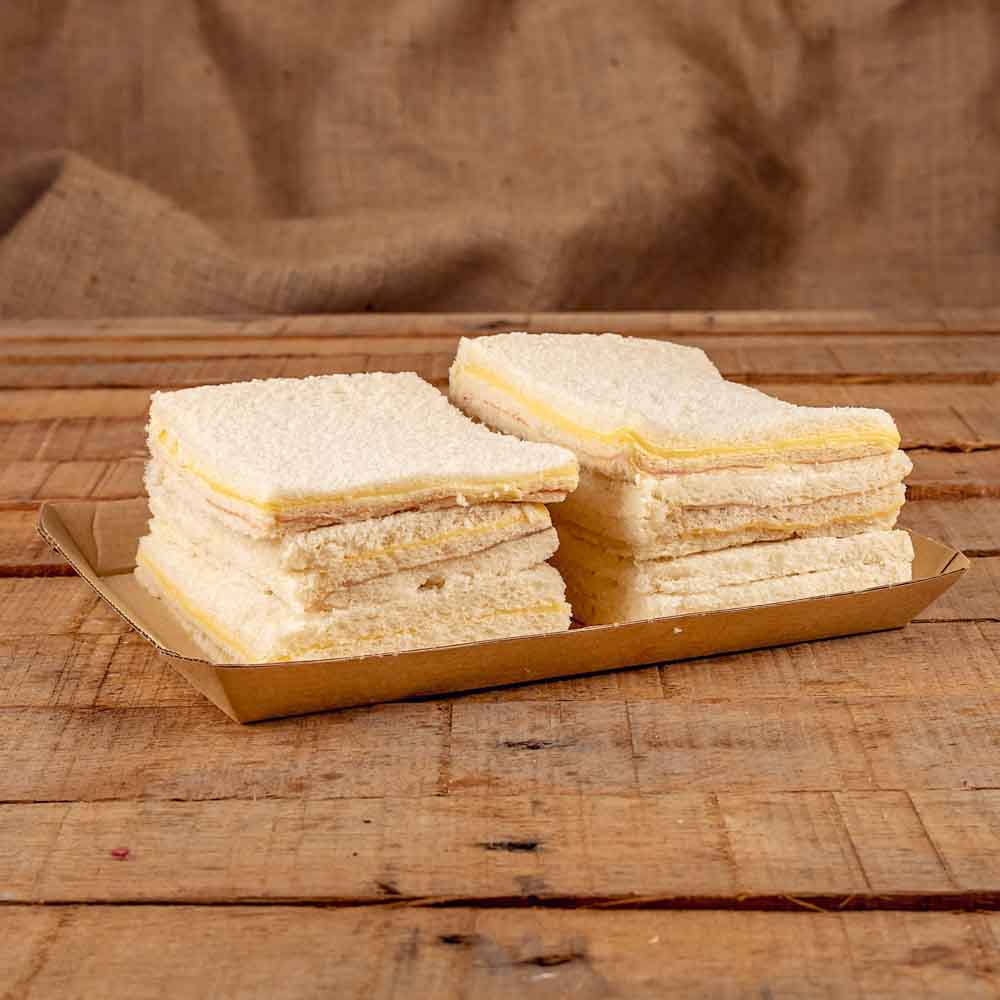 BANDEJA CARTON RECTANGULAR MICROCORRUGADA Nº4 (18*23*2CM) *100UNID