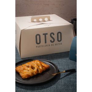 mEP CAJA PARA TORTA CART. BLANCA PERSONALIZADO (31*31*15CM - C/ASA) X UNIDAD